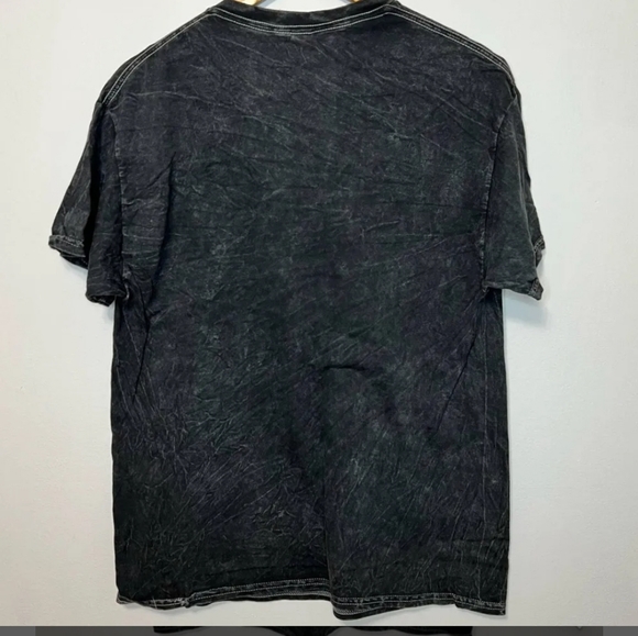 46. NWOT Urban Outfitters Nirvana Distressed Band Tee Size Large - Picture 4 of 4